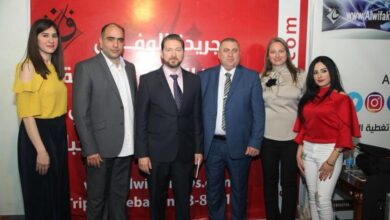 Photo of نشاطات جمعية الوفاق الثقافية ضمن فعاليات معرض الكتاب ٤٤ في يومه التاسع ، توقيع كتاب بعنوان المدخل الوجيز في مضاهاة الخطرط وكشف التزوير للخبير محمد سلطان في جناح جمعية الوفاق الثقافية